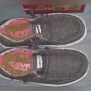 Levi's Black and Pink Comfort Shoes